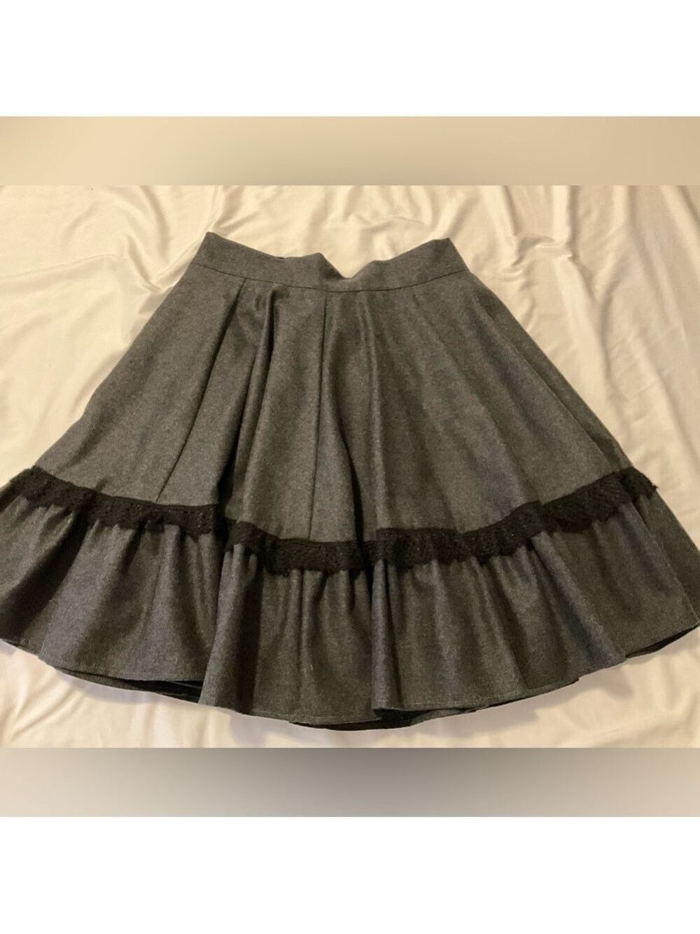 Eva Franco skirt in Size 10 - sample piece / no tags …. Unique piece/never worn